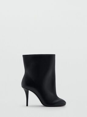 Wide shaft leather heeled bootie
